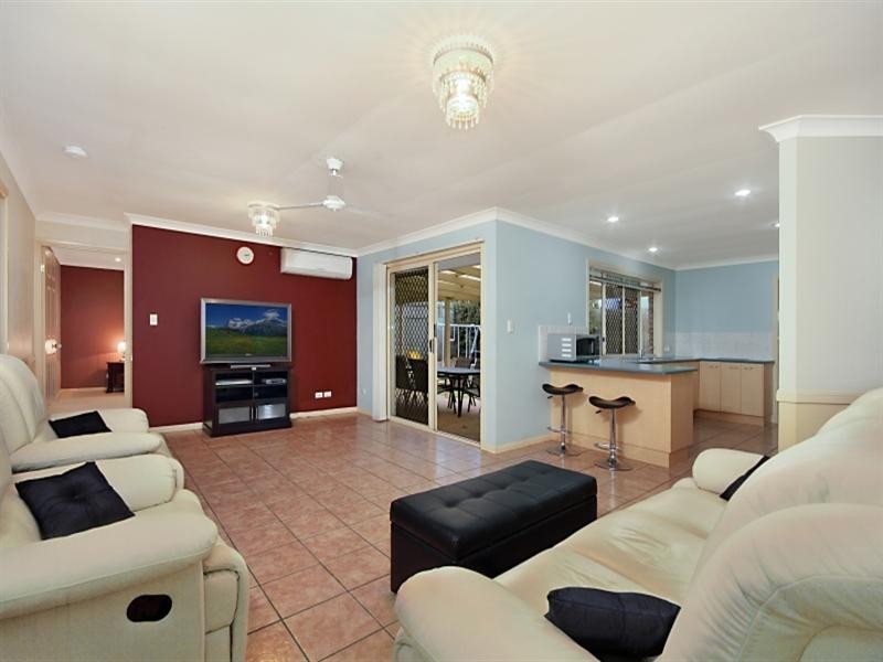 16 Gymea Place, Kuraby QLD 4112