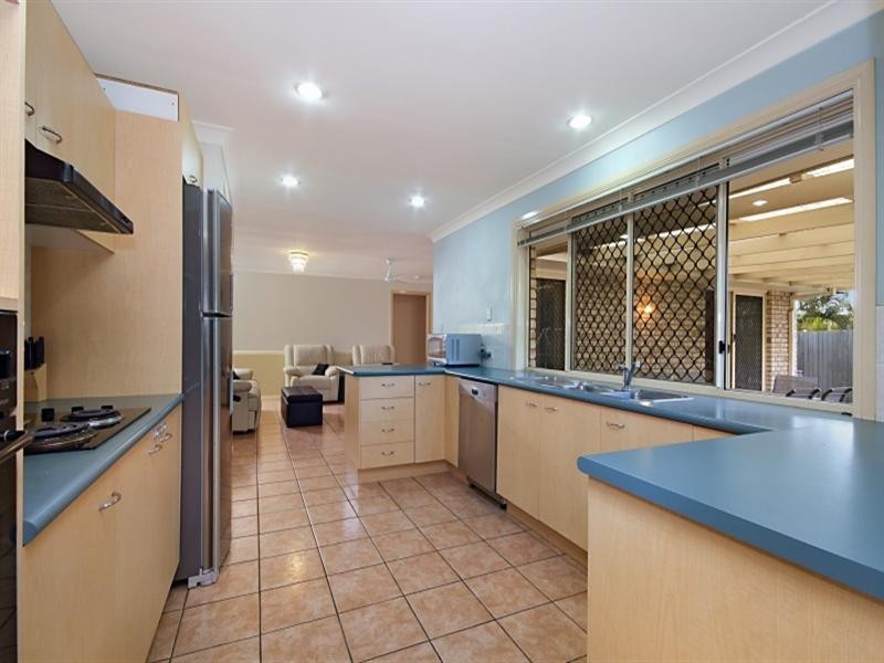 16 Gymea Place, Kuraby QLD 4112