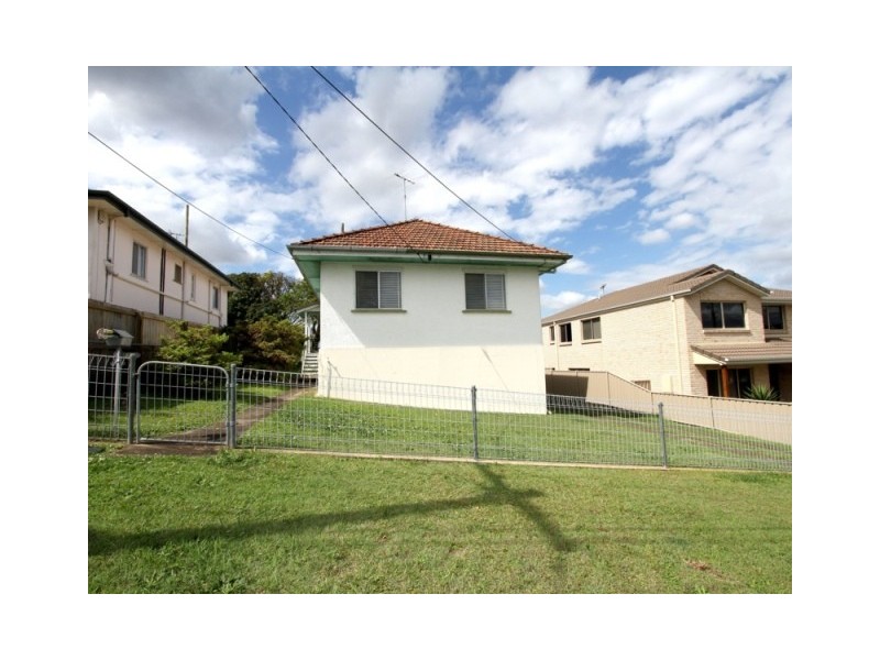 22 Iveagh Avenue, Holland Park West QLD 4121