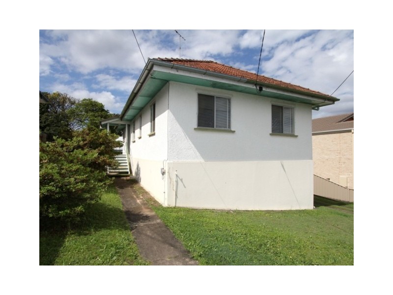 22 Iveagh Avenue, Holland Park West QLD 4121