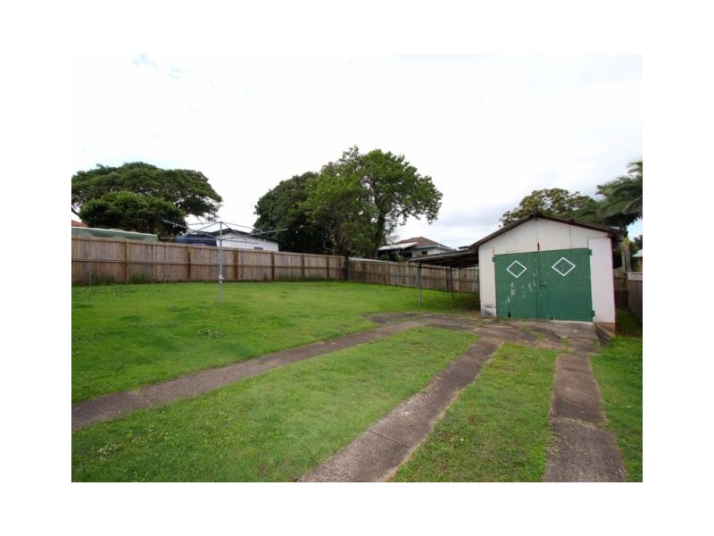 22 Iveagh Avenue, Holland Park West QLD 4121