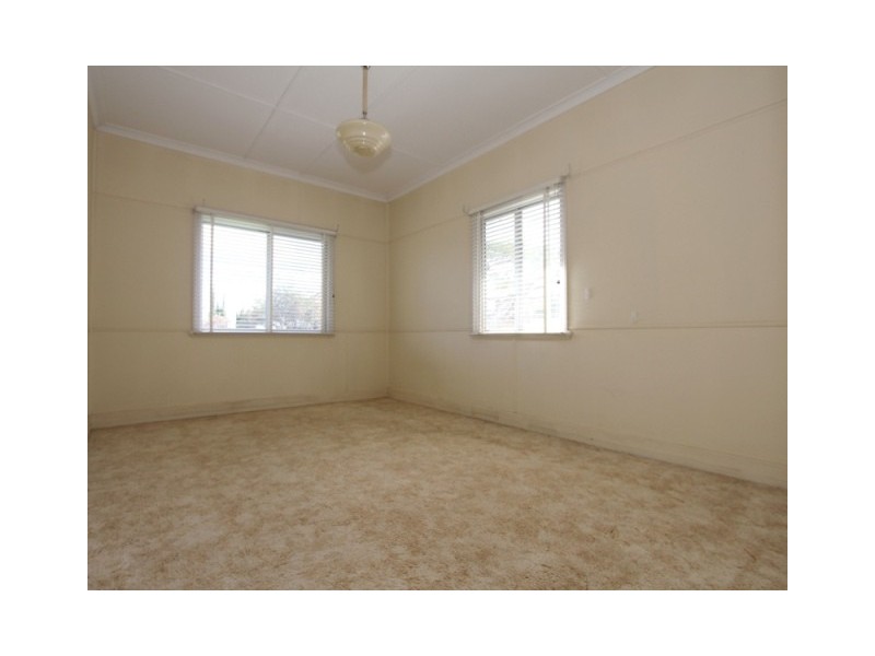 22 Iveagh Avenue, Holland Park West QLD 4121