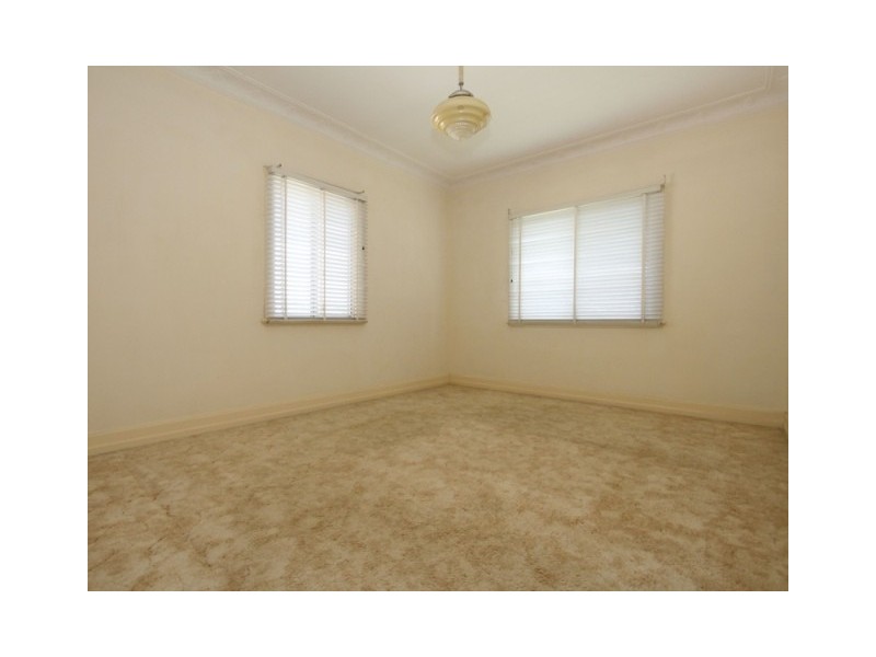 22 Iveagh Avenue, Holland Park West QLD 4121