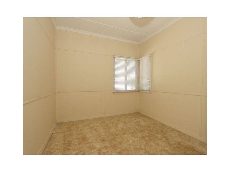 22 Iveagh Avenue, Holland Park West QLD 4121