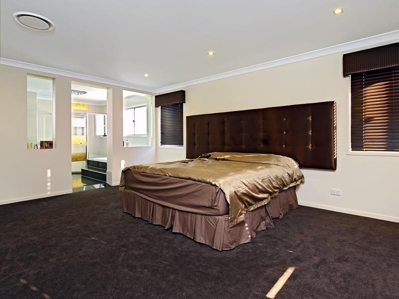 22 Henderson Street, Eight Mile Plains QLD 4113