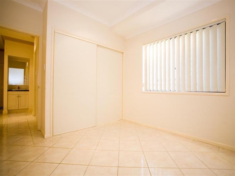 50 The Parkway, Stretton QLD 4116