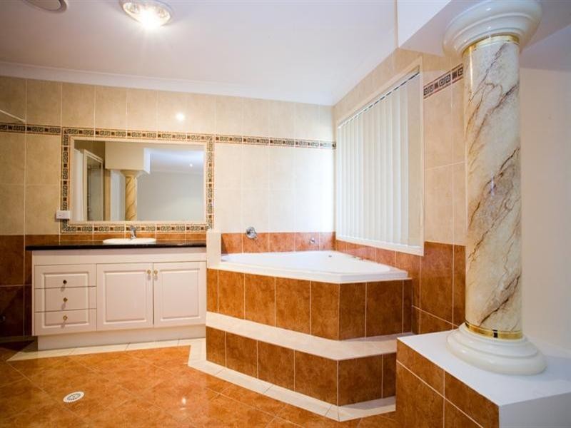 50 The Parkway, Stretton QLD 4116