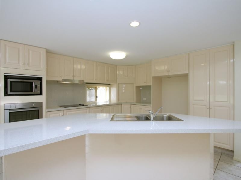 32 Poinciana Crescent, Stretton QLD 4116