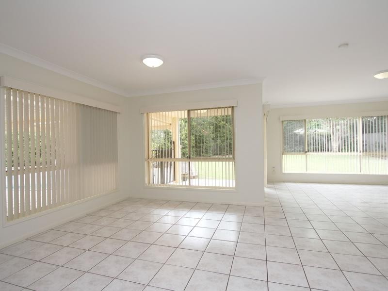 32 Poinciana Crescent, Stretton QLD 4116