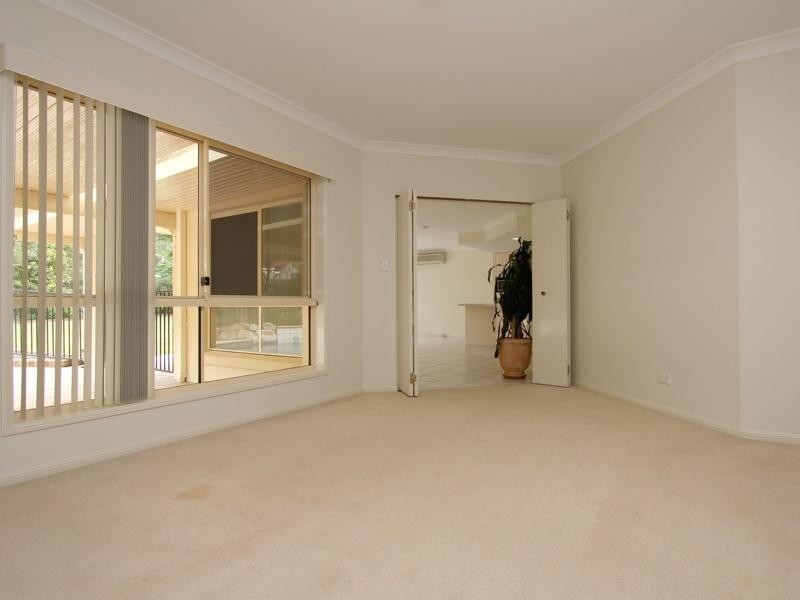 32 Poinciana Crescent, Stretton QLD 4116