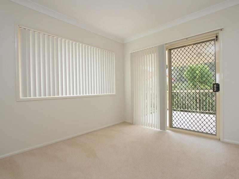 32 Poinciana Crescent, Stretton QLD 4116