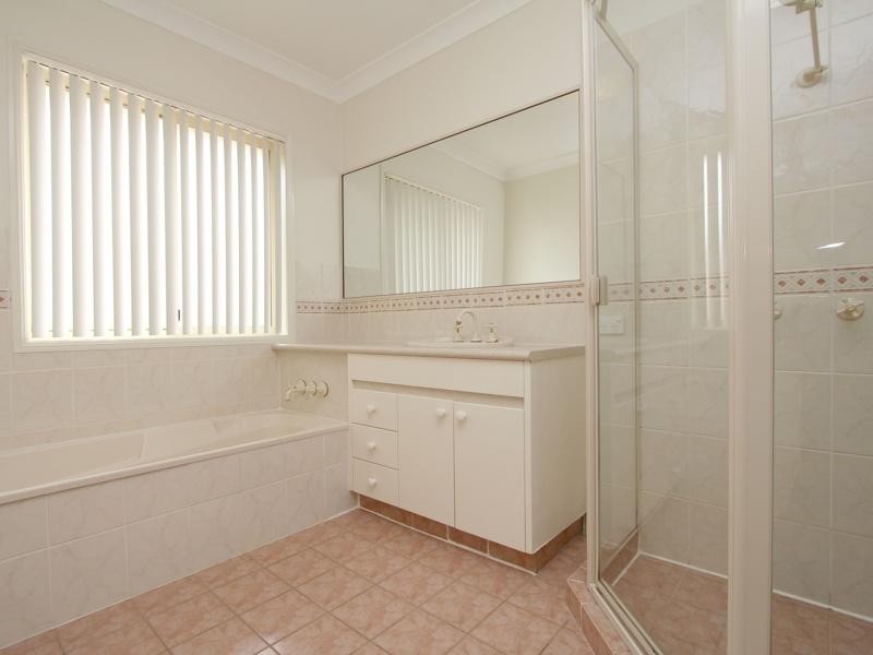 32 Poinciana Crescent, Stretton QLD 4116