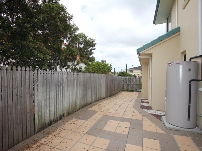 32 Poinciana Crescent, Stretton QLD 4116