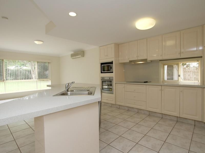 32 Poinciana Crescent, Stretton QLD 4116