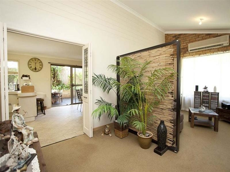 51 Coleman Crescent, Springwood QLD 4127