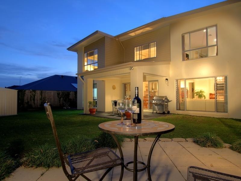 8 Trevi Close, Eight Mile Plains QLD 4113