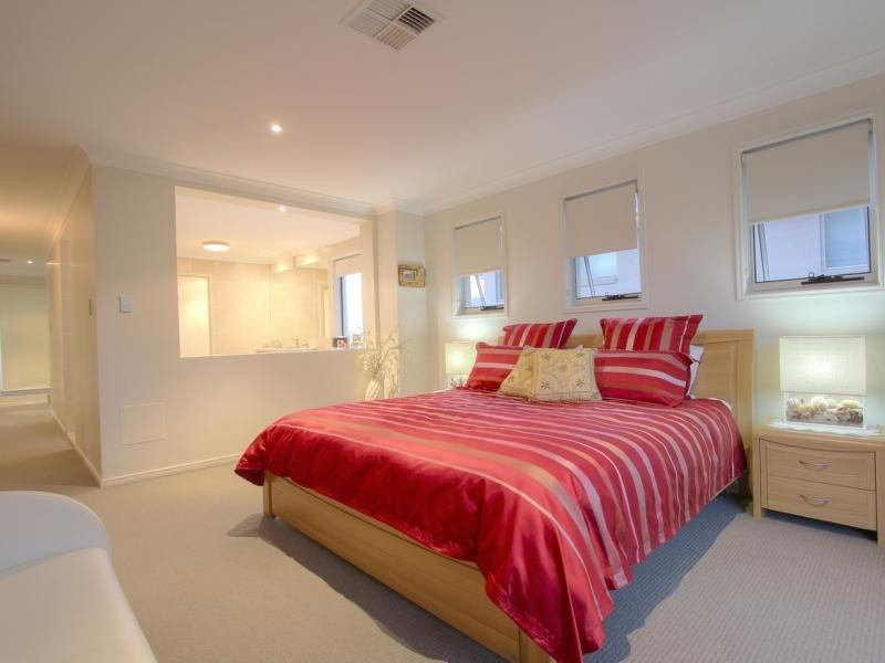 8 Trevi Close, Eight Mile Plains QLD 4113