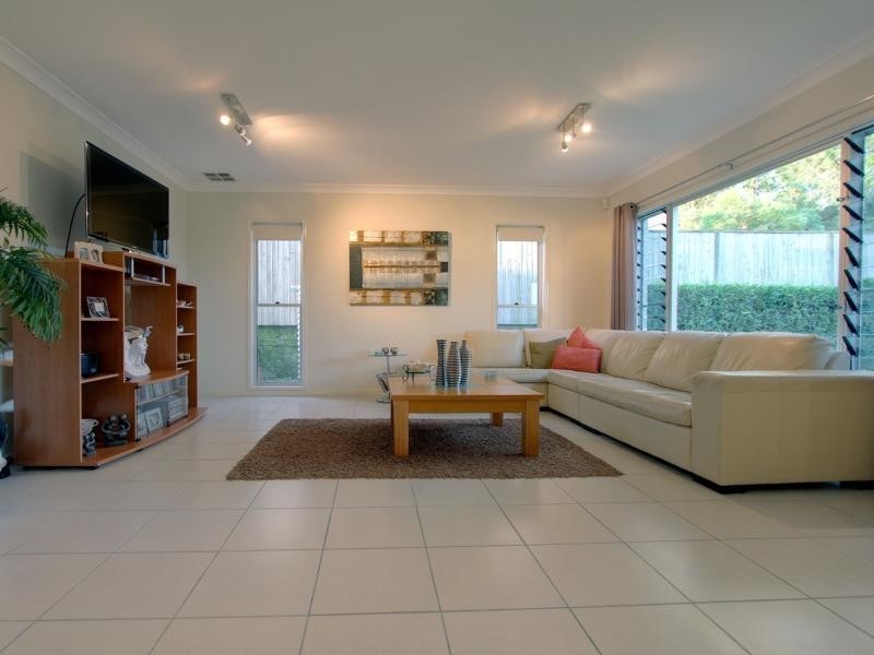 8 Trevi Close, Eight Mile Plains QLD 4113