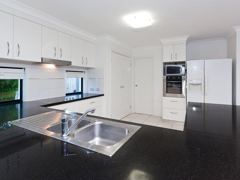 14 Trevi Close, Eight Mile Plains QLD 4113