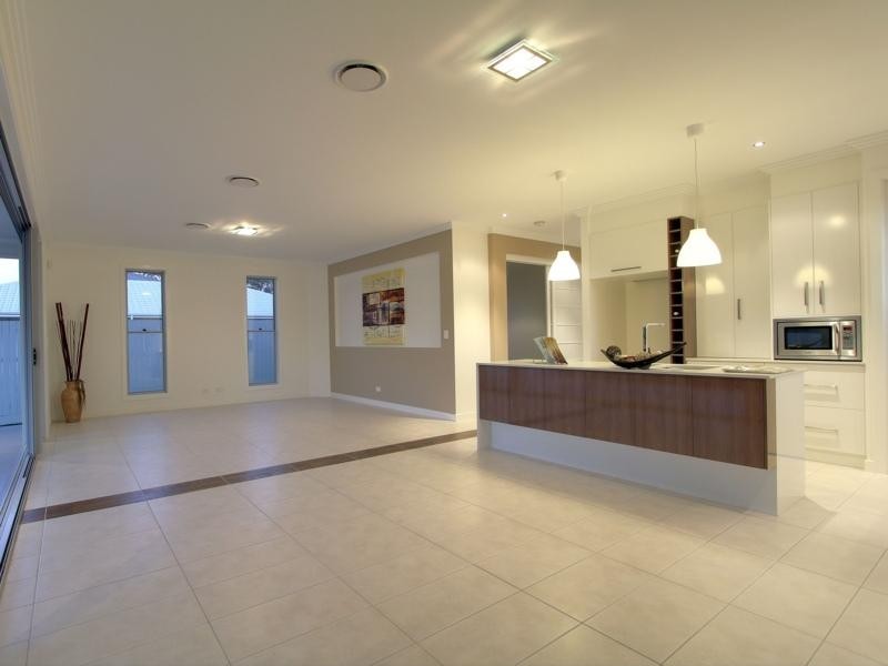 28 Aster Place, Calamvale QLD 4116