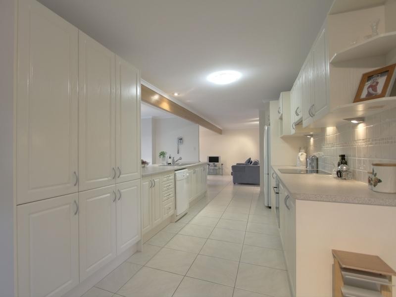 17 Casuarina Crescent, Calamvale QLD 4116