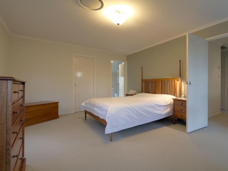 17 Casuarina Crescent, Calamvale QLD 4116