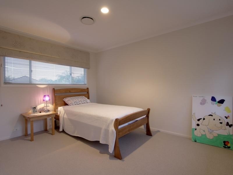 17 Casuarina Crescent, Calamvale QLD 4116