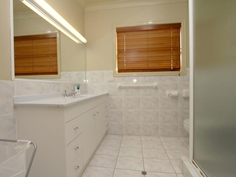 30 Faringdon Street, Robertson QLD 4109