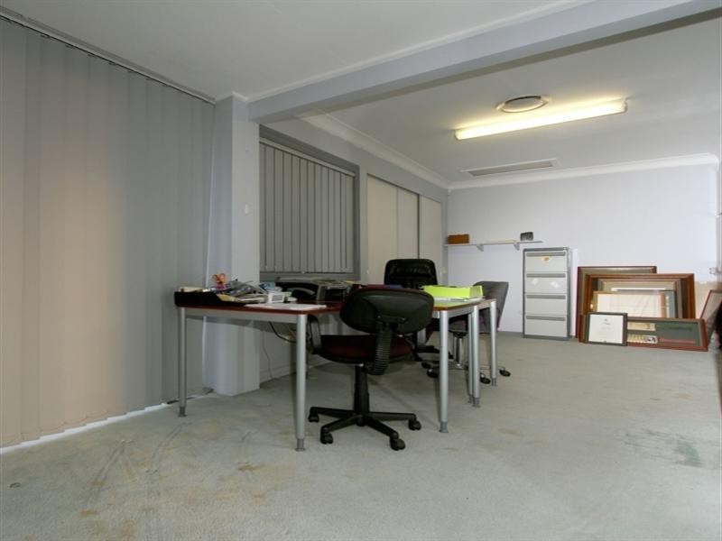 30 Faringdon Street, Robertson QLD 4109