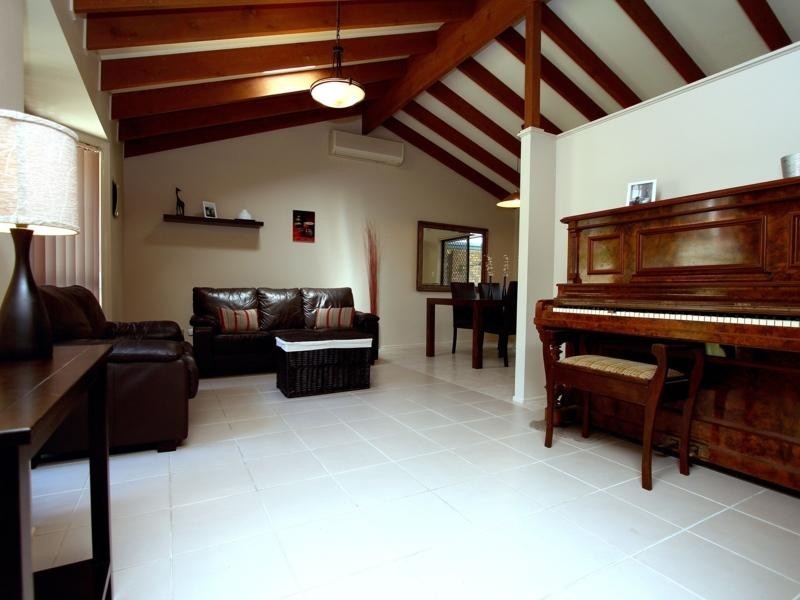 12 Gwandalan Street, Eight Mile Plains QLD 4113