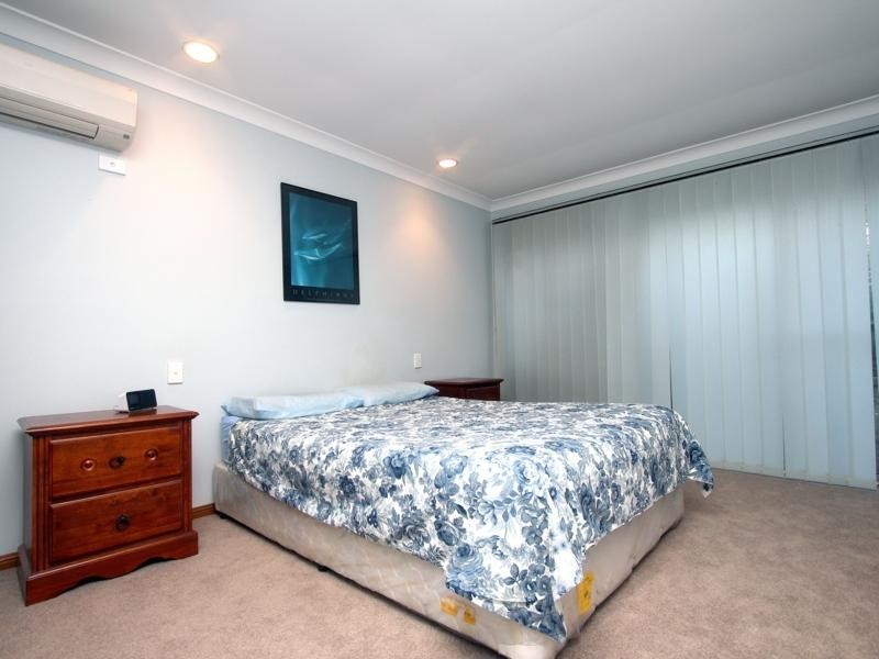 18 Oakleaf Street, Eight Mile Plains QLD 4113