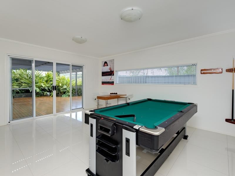15 Dennis Vale Drive, Daisy Hill QLD 4127