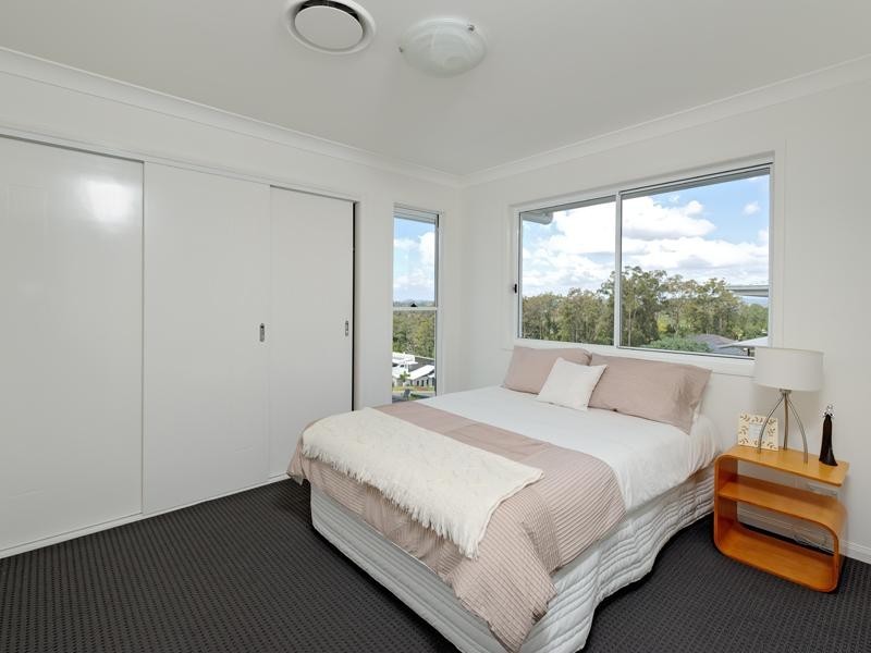 15 Dennis Vale Drive, Daisy Hill QLD 4127