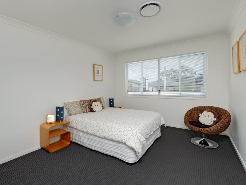 15 Dennis Vale Drive, Daisy Hill QLD 4127