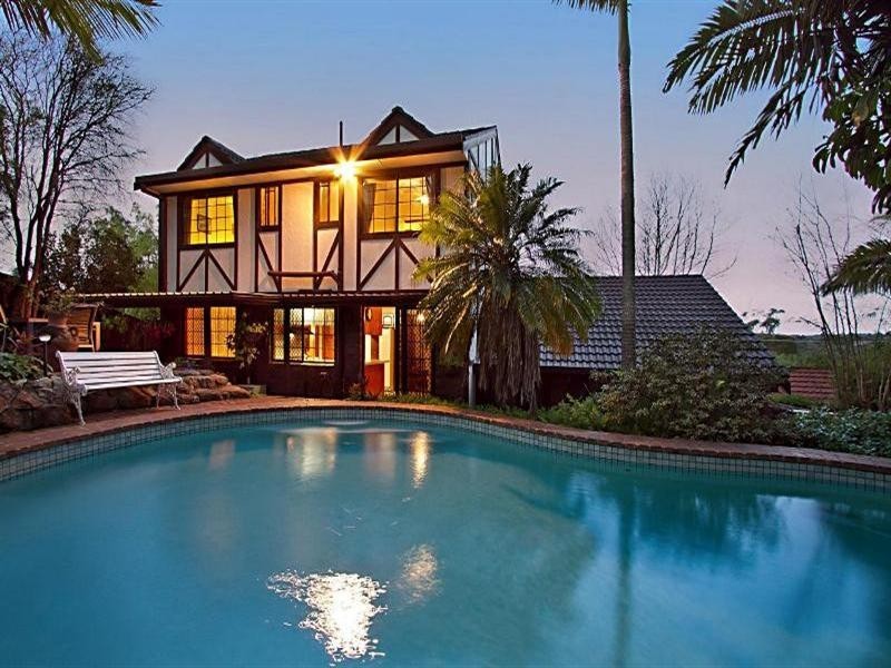 16 Knightsbridge Crescent, Rochedale South QLD 4123