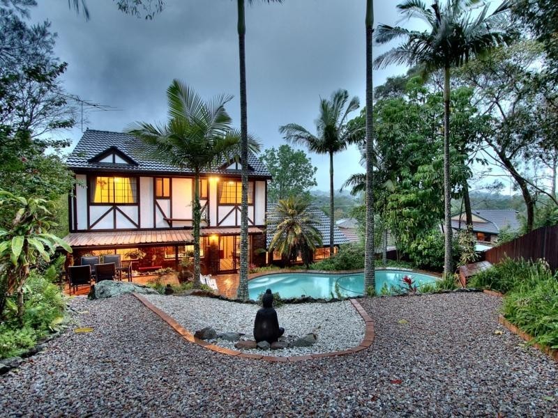 16 Knightsbridge Crescent, Rochedale South QLD 4123