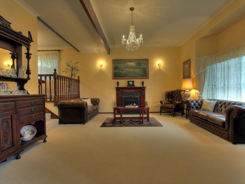 16 Knightsbridge Crescent, Rochedale South QLD 4123