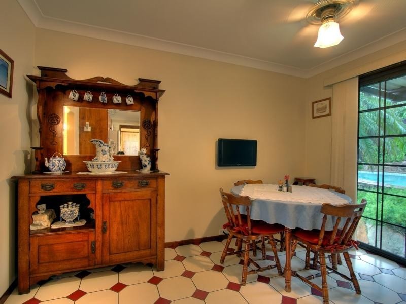 16 Knightsbridge Crescent, Rochedale South QLD 4123