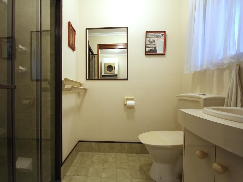 16 Knightsbridge Crescent, Rochedale South QLD 4123