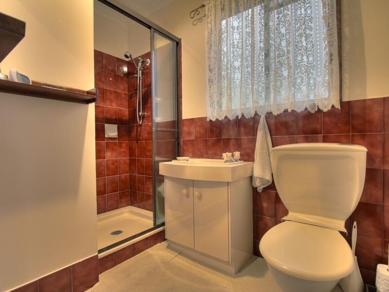 16 Knightsbridge Crescent, Rochedale South QLD 4123