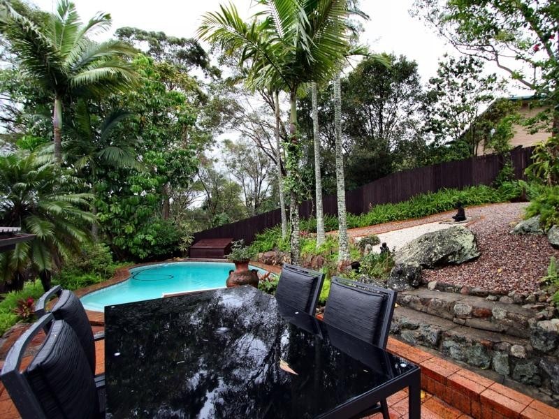 16 Knightsbridge Crescent, Rochedale South QLD 4123