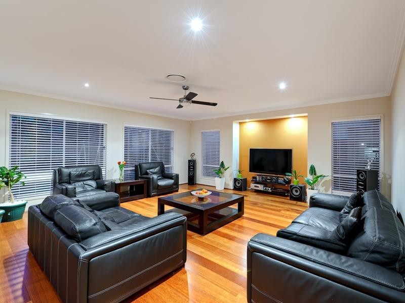 82 Birchwood Place, Stretton QLD 4116