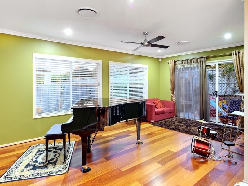 82 Birchwood Place, Stretton QLD 4116