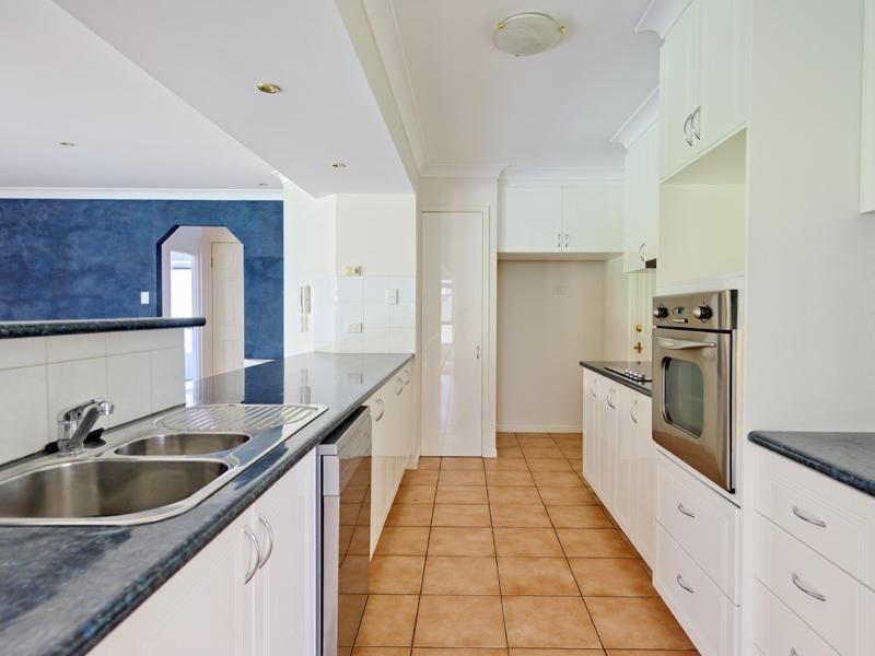 18 Sunhaven Crescent, Kuraby QLD 4112