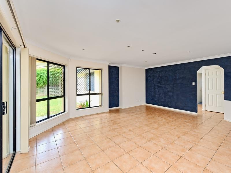 18 Sunhaven Crescent, Kuraby QLD 4112