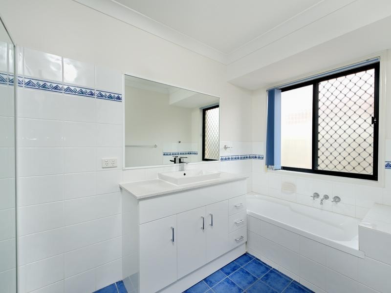 18 Sunhaven Crescent, Kuraby QLD 4112