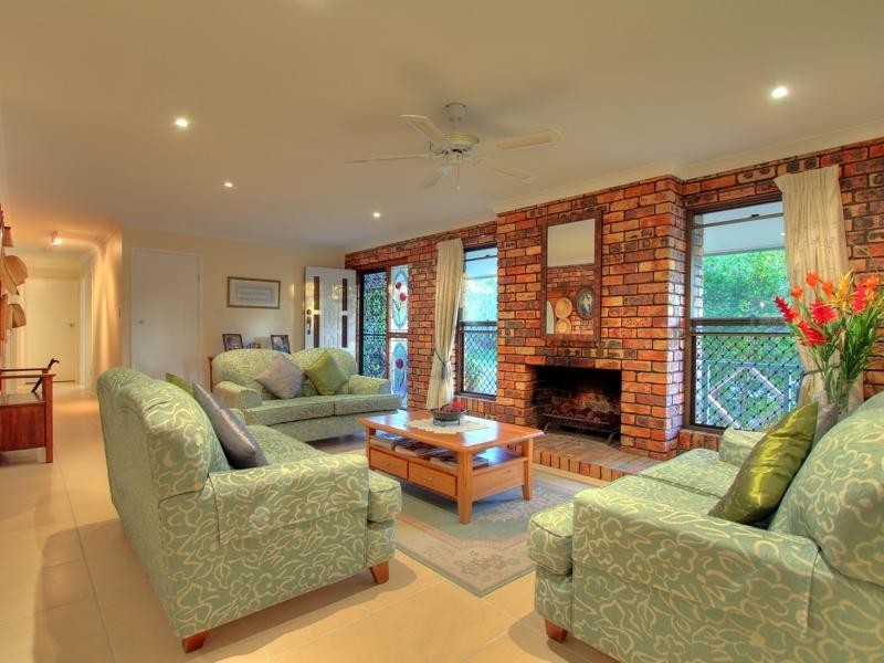 19 Brooklands Street, Eight Mile Plains QLD 4113