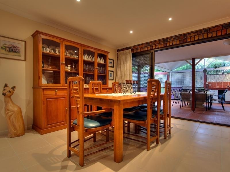 19 Brooklands Street, Eight Mile Plains QLD 4113