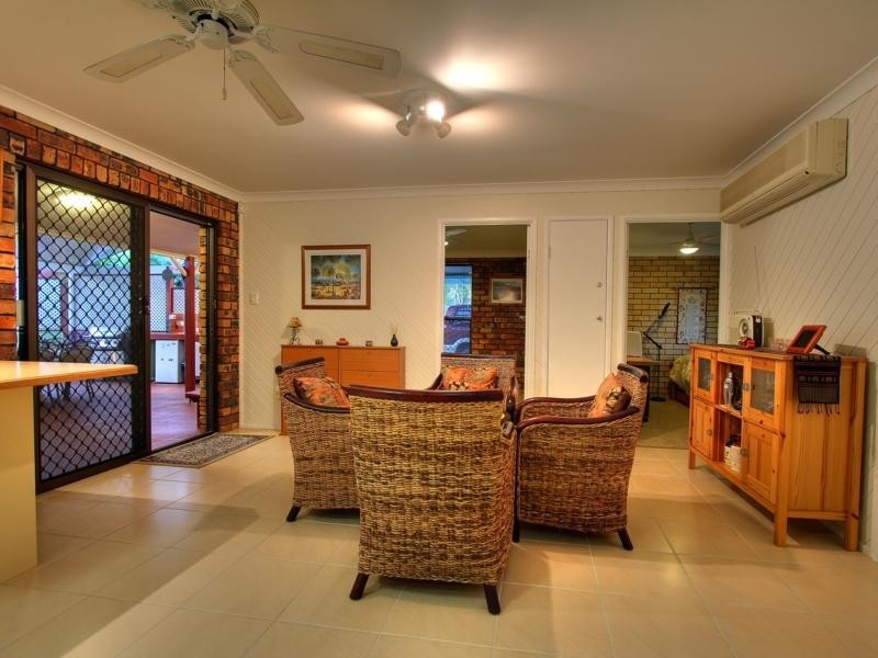 19 Brooklands Street, Eight Mile Plains QLD 4113