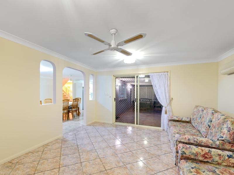 87 Golden Rain Place, Stretton QLD 4116